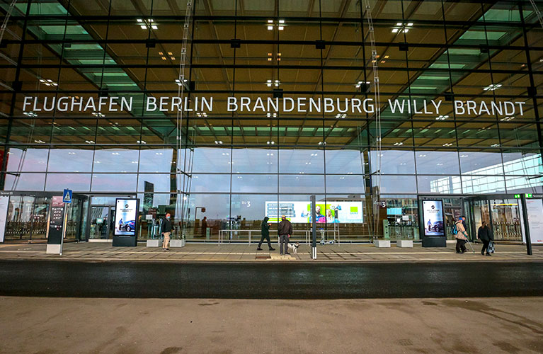 Terminalgeb&auml;ude am Frankfurt Airport mit Glasfassade
